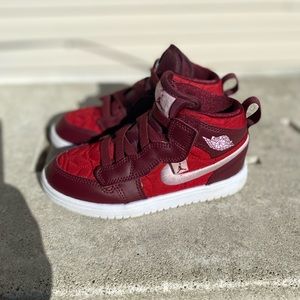 Jordan ones (kids girls )